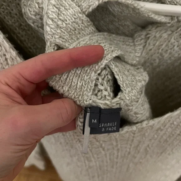 Sparkle & Fade Cream V-Neck Sweater - Picture 4 of 4